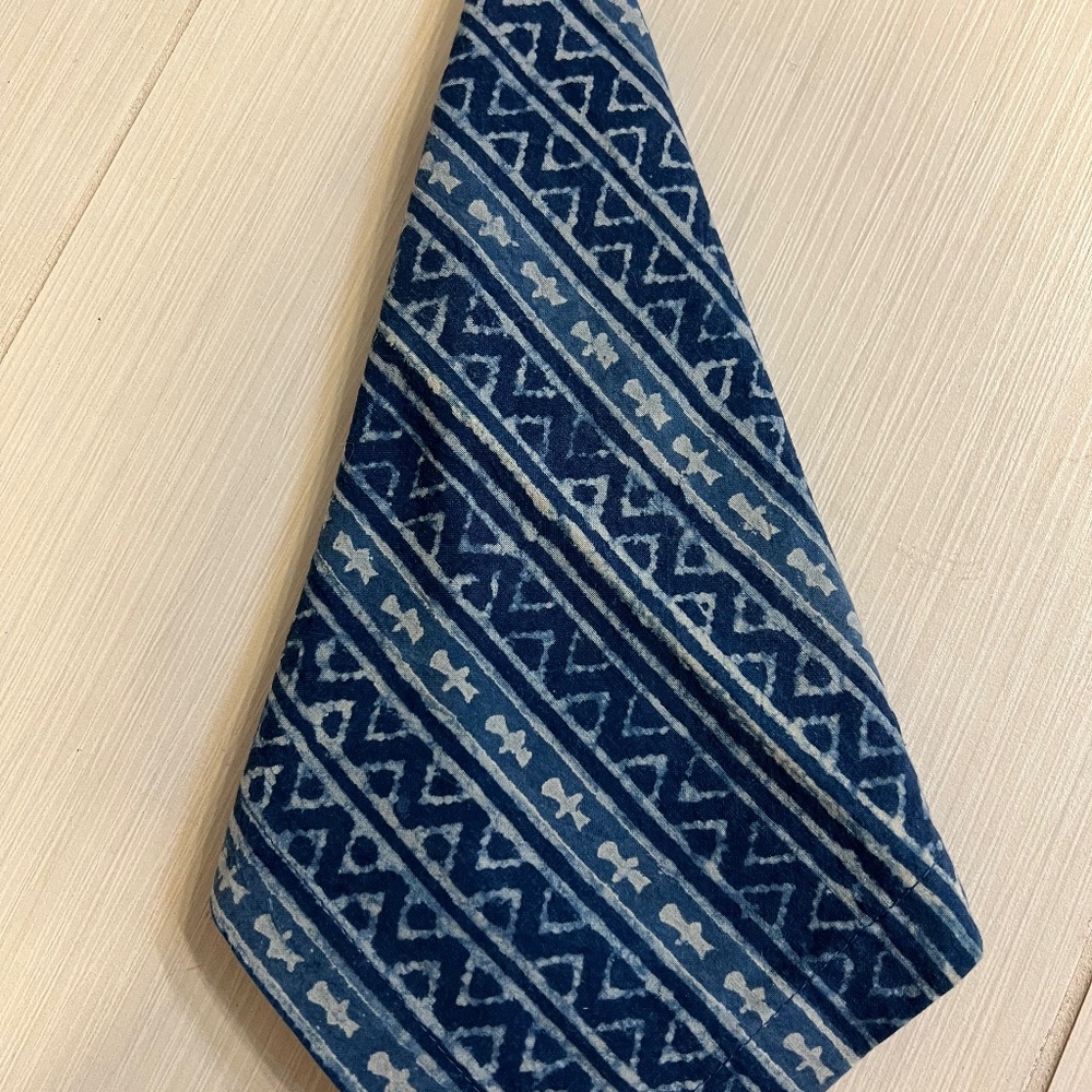 8 Crate and Barrel NWOT Batik blue cotton napkins!